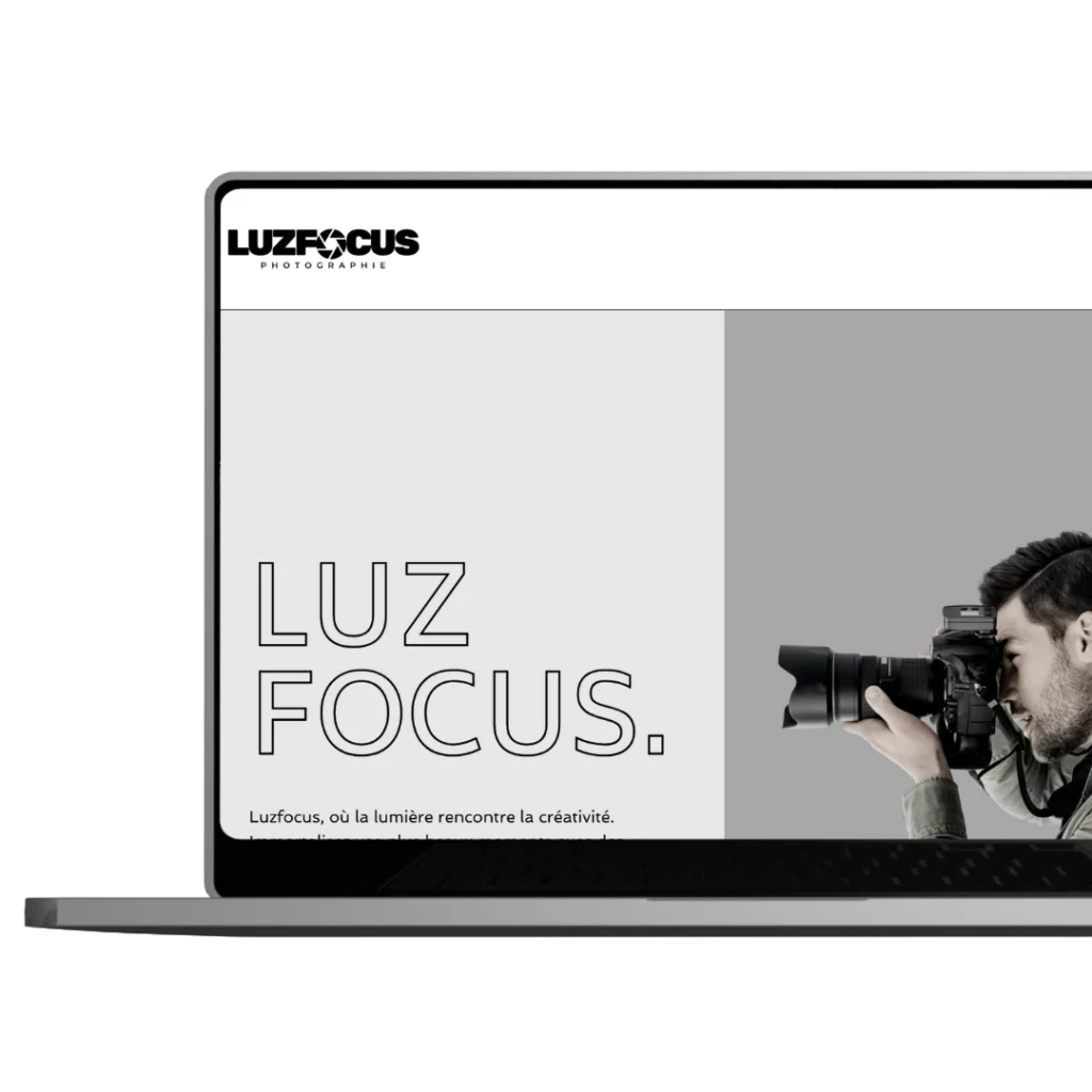 Mockup d'un ordinateur portable montrant la création de site internet d'un photographe créé par Upsite